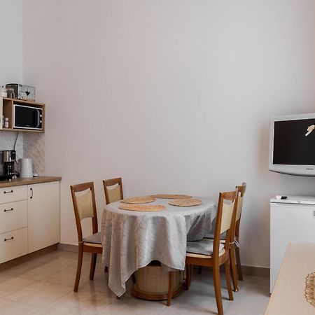 Апартаменти На Площі Ринок, 20 Lviv Exteriör bild