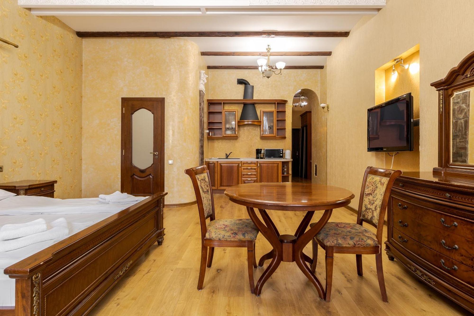 Апартаменти На Площі Ринок, 20 Lviv Exteriör bild