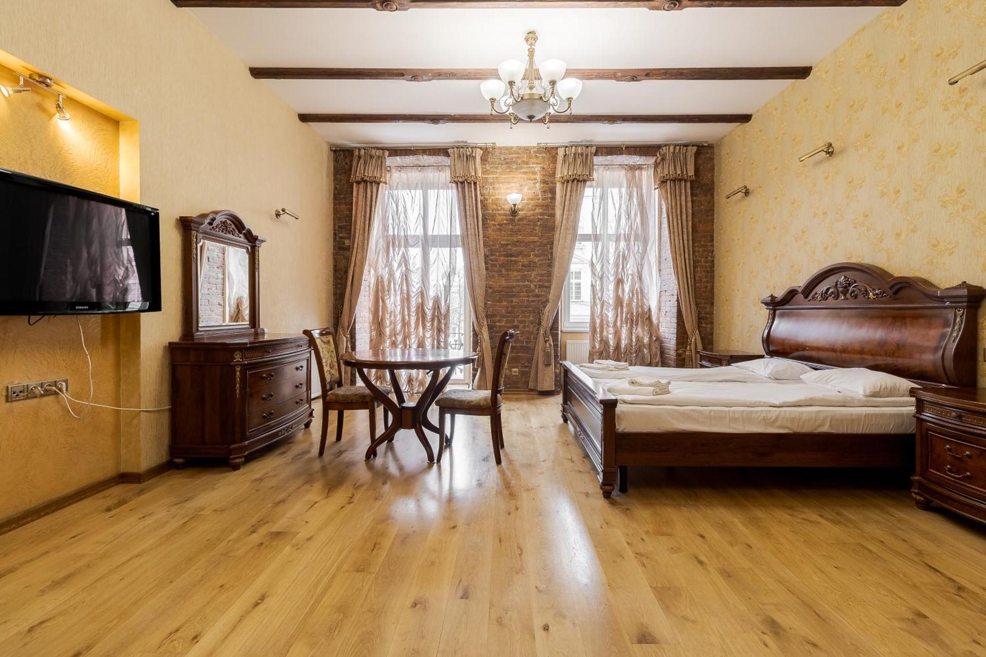 Апартаменти На Площі Ринок, 20 Lviv Exteriör bild