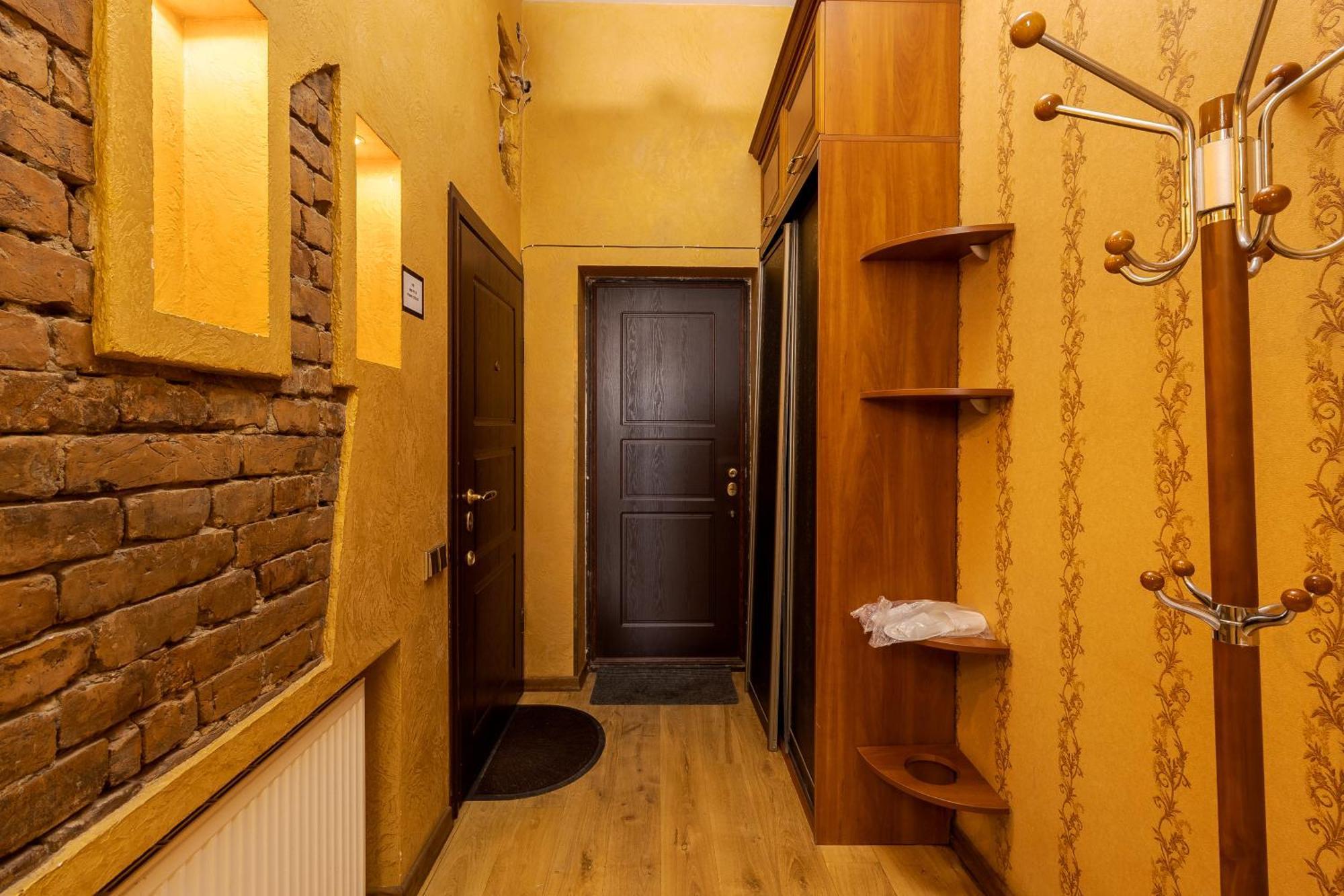 Апартаменти На Площі Ринок, 20 Lviv Exteriör bild