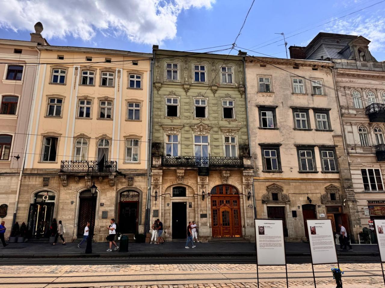 Апартаменти На Площі Ринок, 20 Lviv Exteriör bild