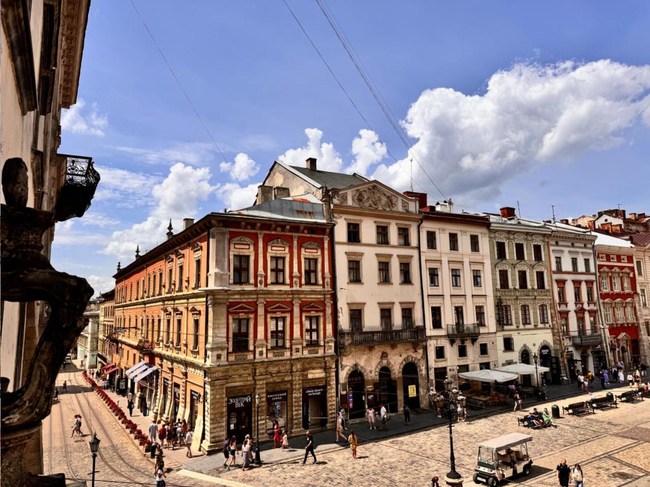 Апартаменти На Площі Ринок, 20 Lviv Exteriör bild